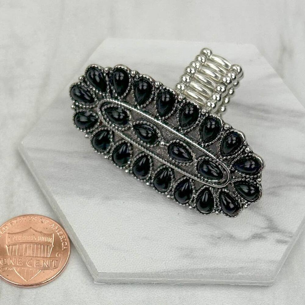 Silver Black Stone Oval Concho Stretch Ring
